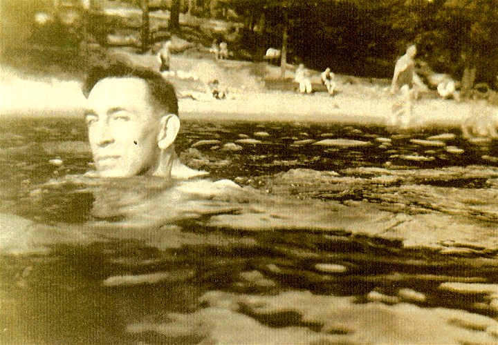 tom in the swim